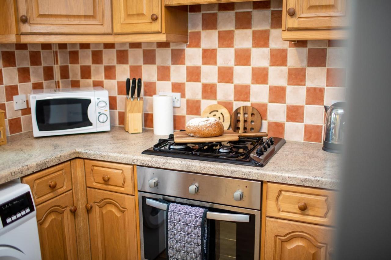 Appartement Adrian House, Near Hospital, Easy Parking + Garden à Carlisle  Extérieur photo