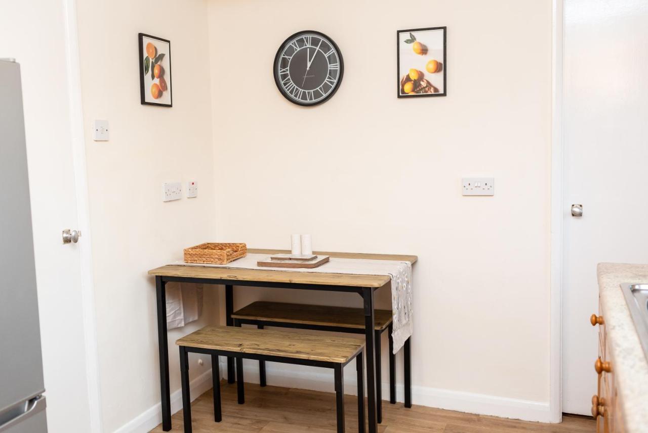 Appartement Adrian House, Near Hospital, Easy Parking + Garden à Carlisle  Extérieur photo